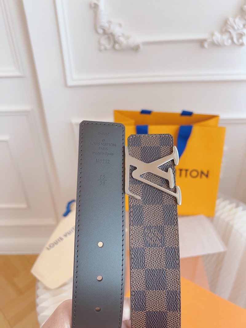 l0vis Vvtt0n belts
